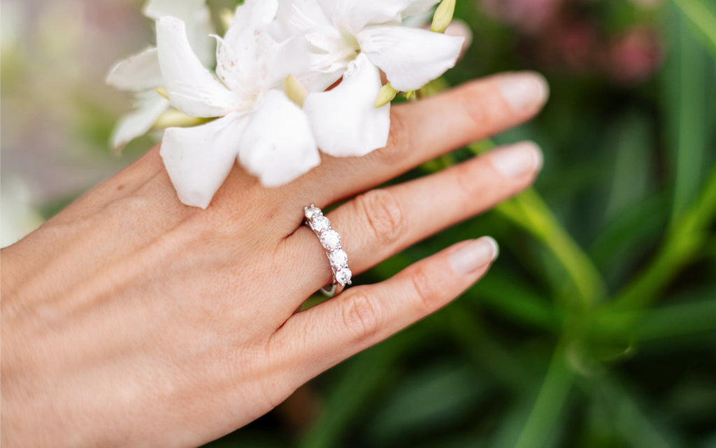 Affordable Glam: Elevate Your Style with Stunning Moissanite Rings!