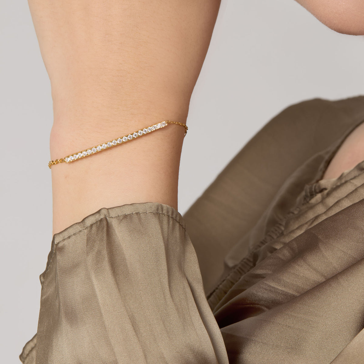 Ana Bracelet close-up – Gold 16-18cm, Gold 18-20cm