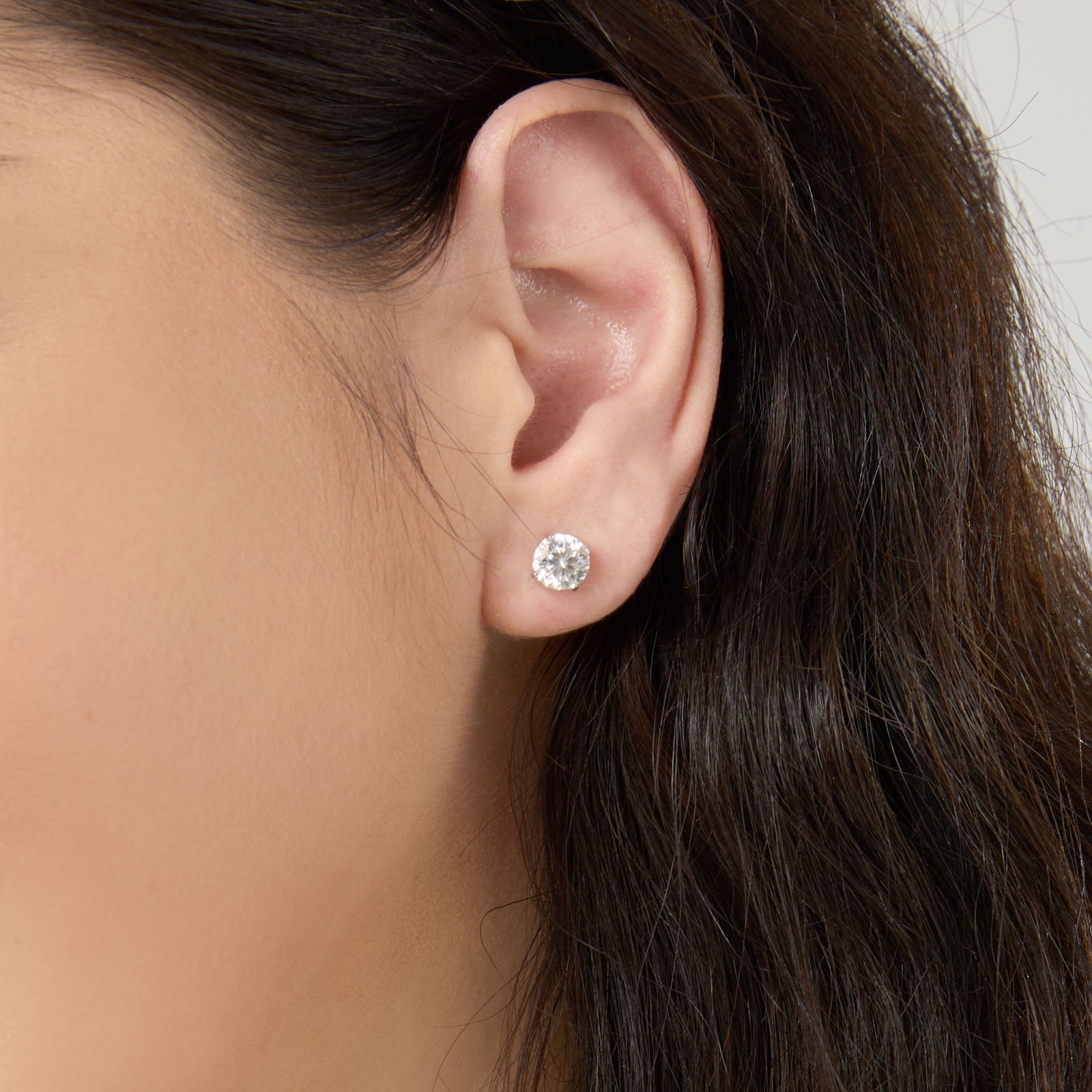 Chiara Stud Earrings close-up – Silver 1 Carat, Silver 2 Carat, Silver 3 Carat
