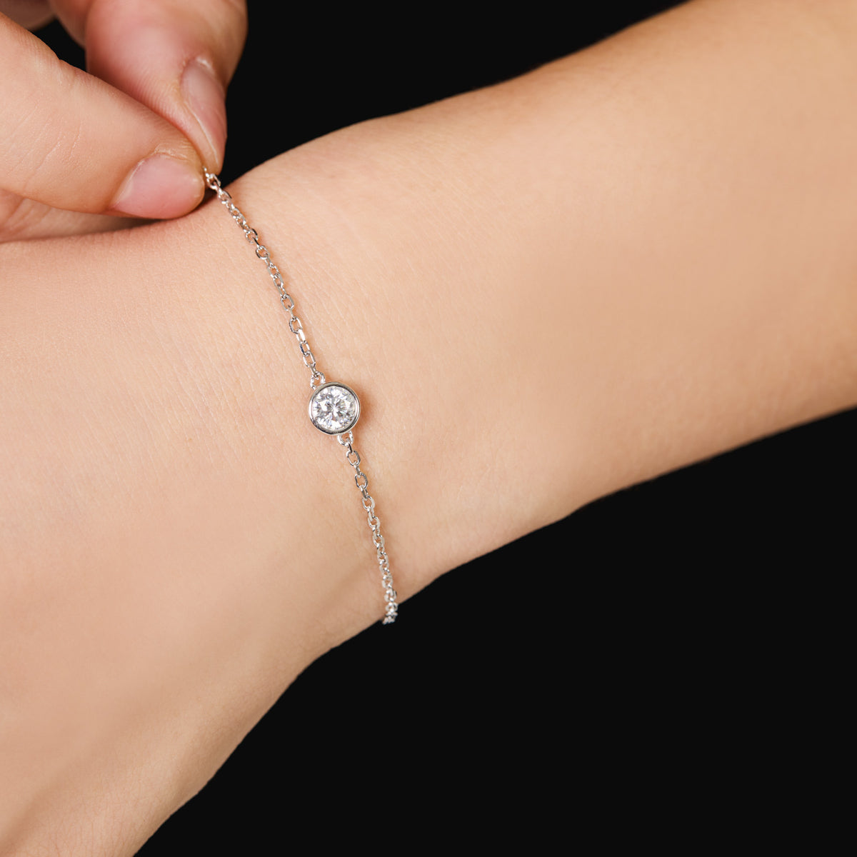 Lucina Bracelet close-up – Silver 16-18cm, Silver 18-20cm