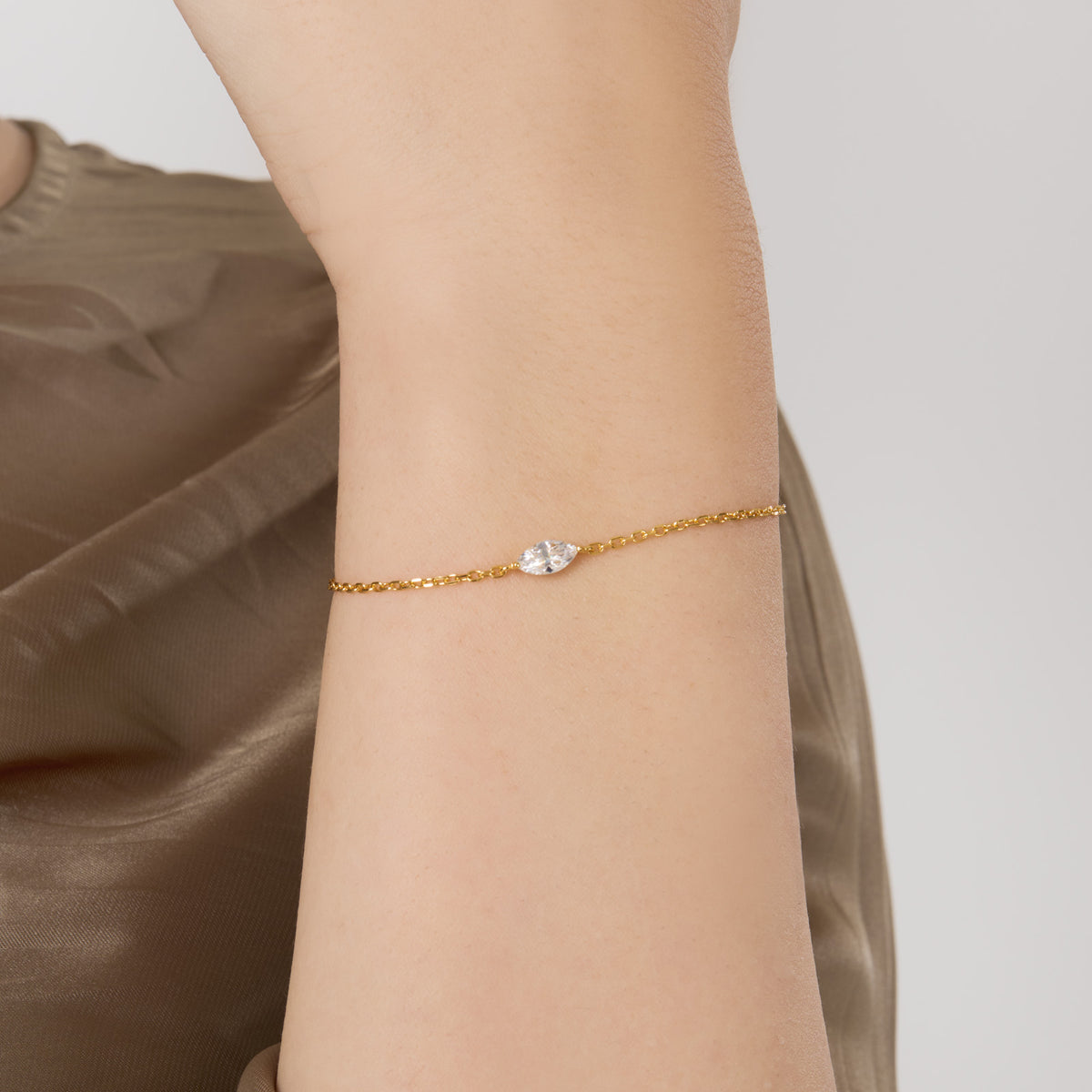 Marchesa Bracelet close-up – Gold 16-18cm, Gold 18-20cm