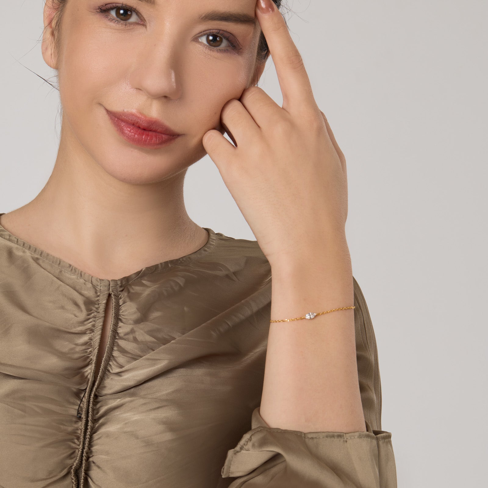 Marchesa Bracelet wide shot – Gold 16-18cm, Gold 18-20cm