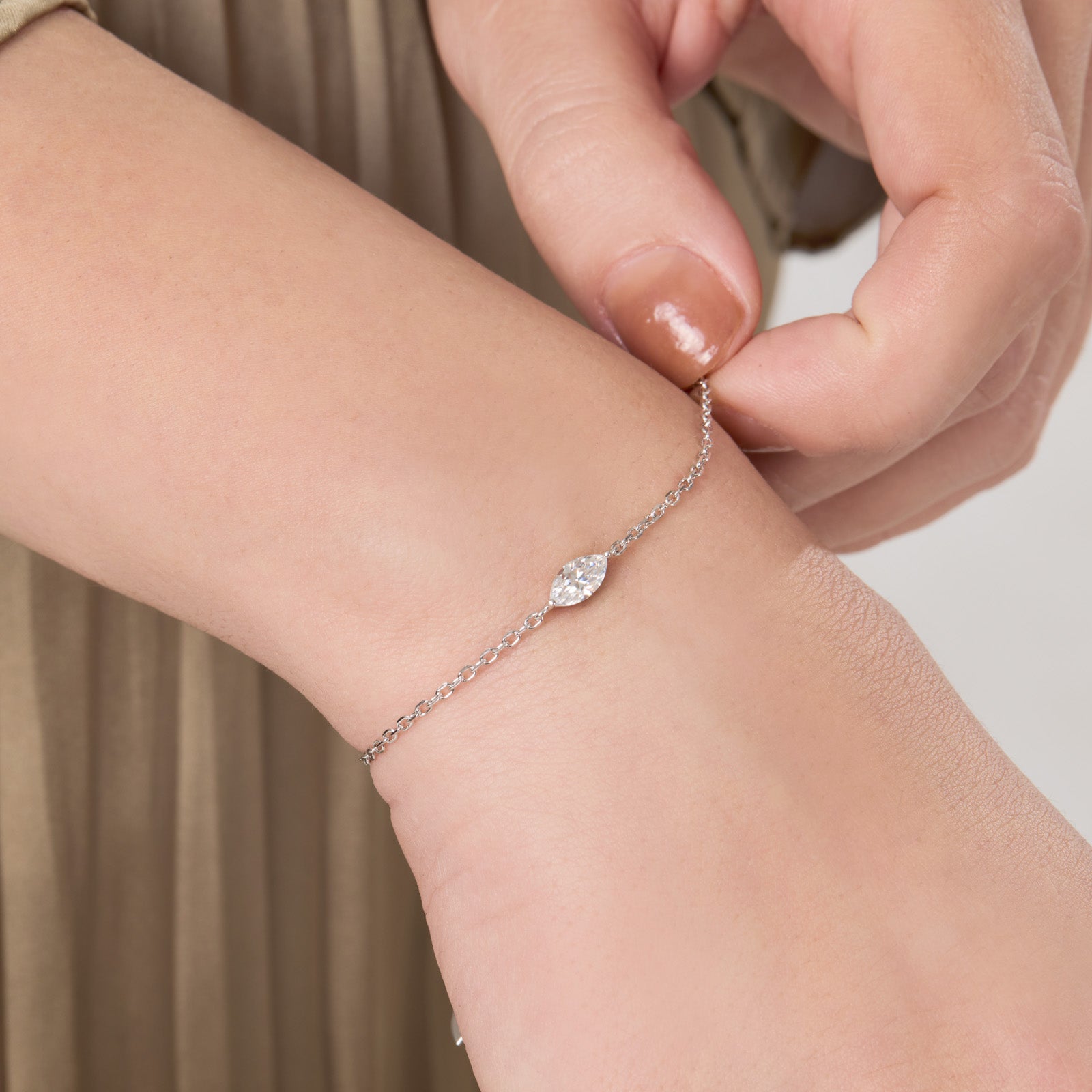 Marchesa Bracelet close-up – Silver 16-18cm, Silver 18-20cm