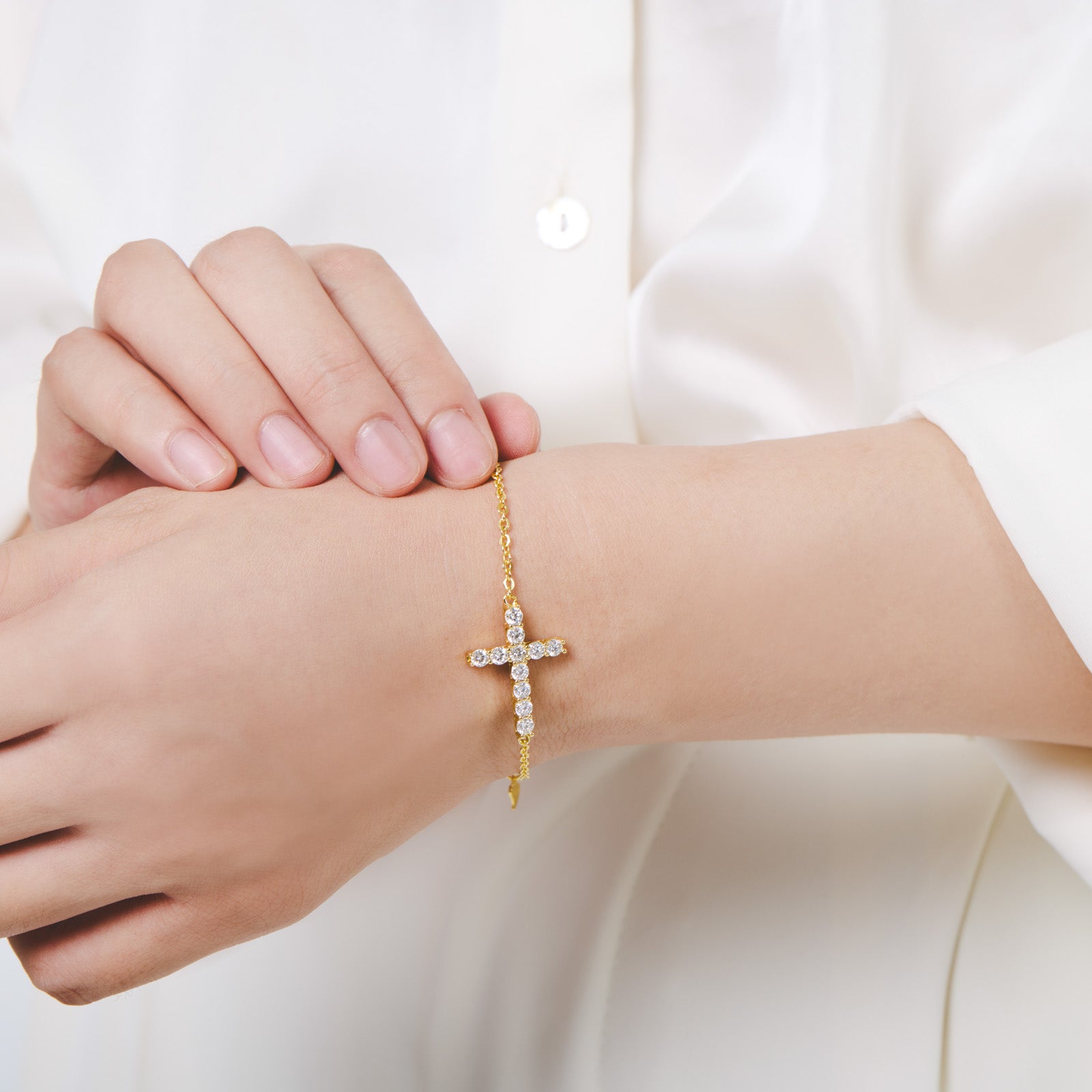 Vera Bracelet close-up – Gold 16-18cm, Gold 18-20cm