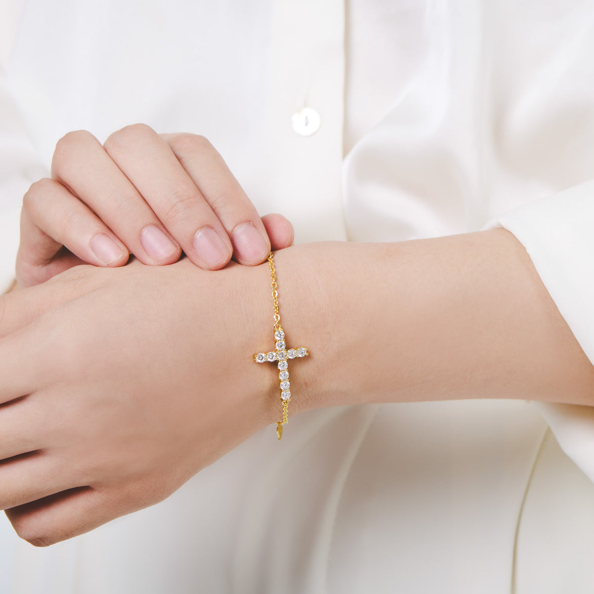 Vera Bracelet close-up – Gold 16-18cm, Gold 18-20cm
